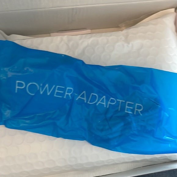 PhoneSoap 3 cell phone sanitizer - Picture 9 of 11